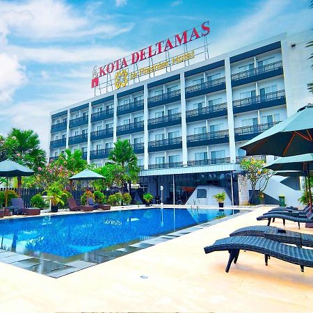 Le Premier Hotel Deltamas Чікаранґ Екстер'єр фото