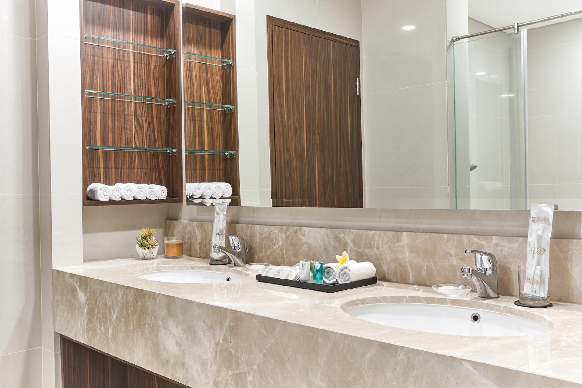 Le Premier Hotel Deltamas Чікаранґ Номер фото