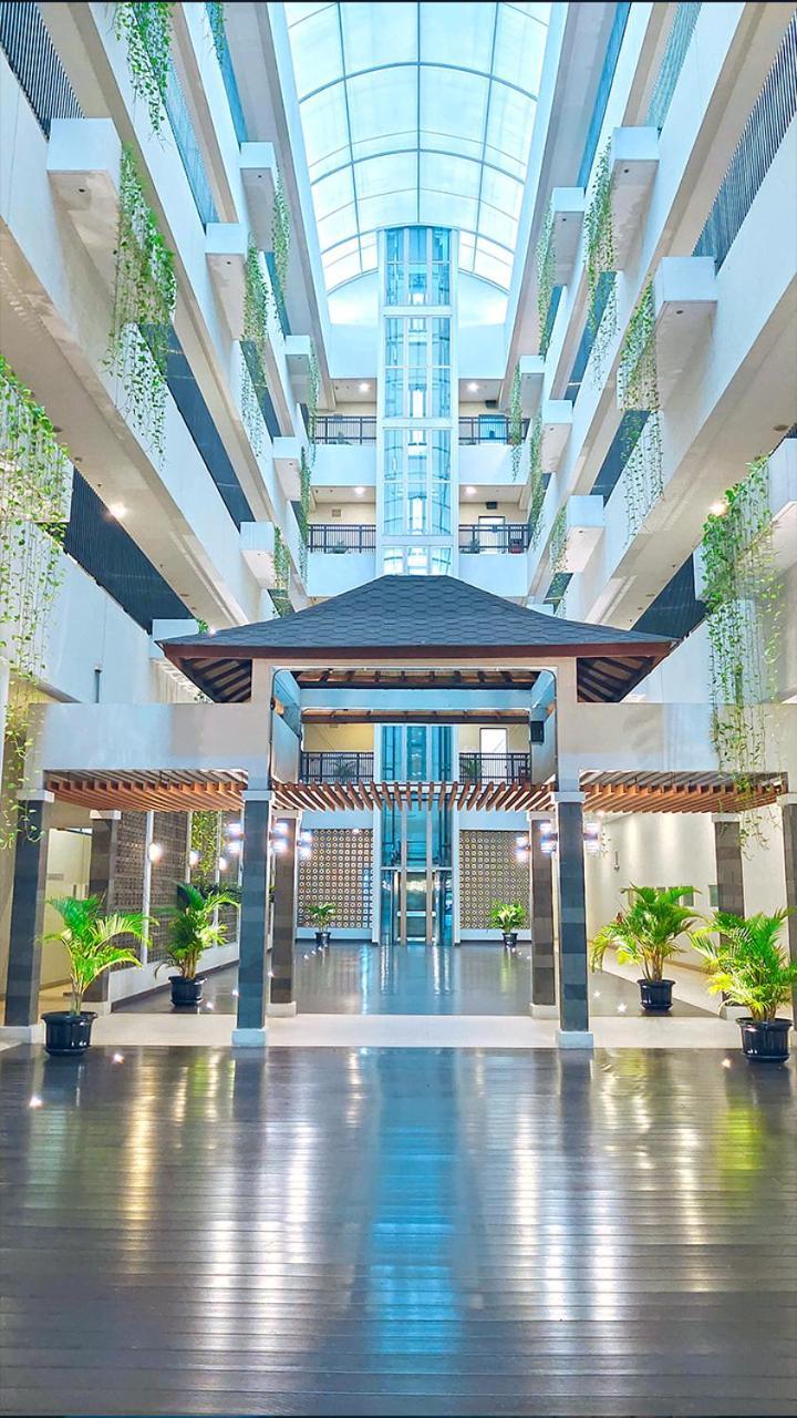 Le Premier Hotel Deltamas Чікаранґ Екстер'єр фото